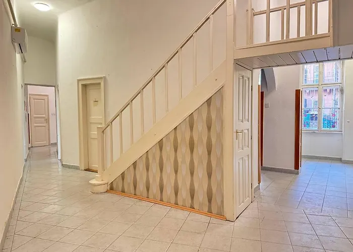 Hotel Erzsébet Metro *